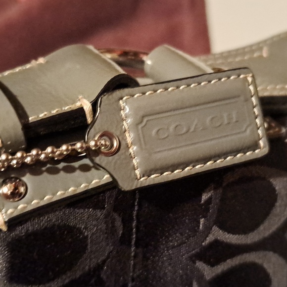 Authentic Coach handbag - Picture 4 of 10
